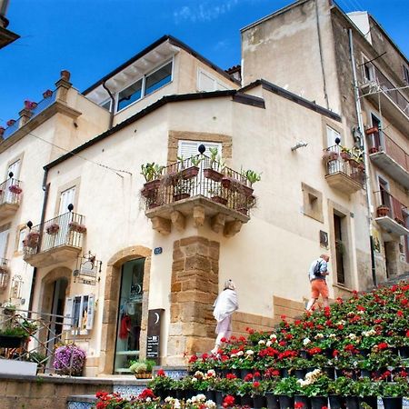 B&B Charme Il Dito E La Luna Caltagirone Dış mekan fotoğraf