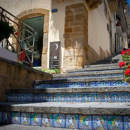 B&B Charme Il Dito E La Luna Caltagirone Dış mekan fotoğraf