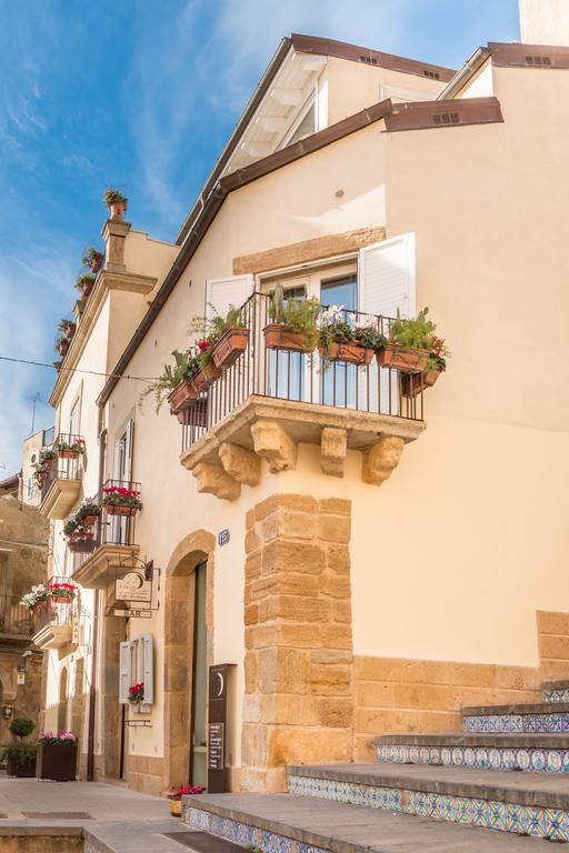 B&B Charme Il Dito E La Luna Caltagirone Dış mekan fotoğraf