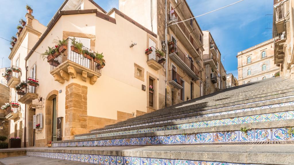 B&B Charme Il Dito E La Luna Caltagirone Dış mekan fotoğraf