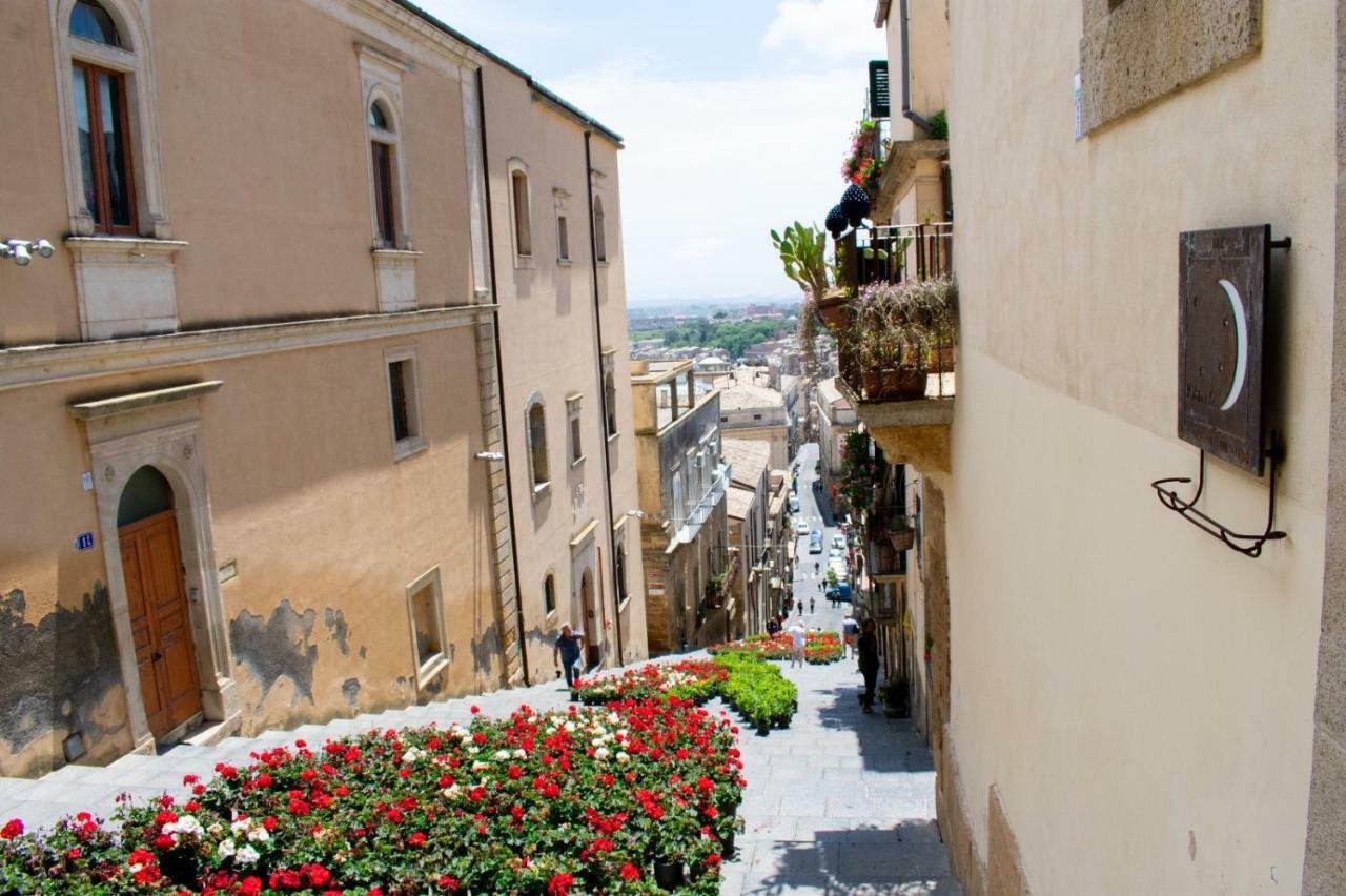 B&B Charme Il Dito E La Luna Caltagirone Dış mekan fotoğraf